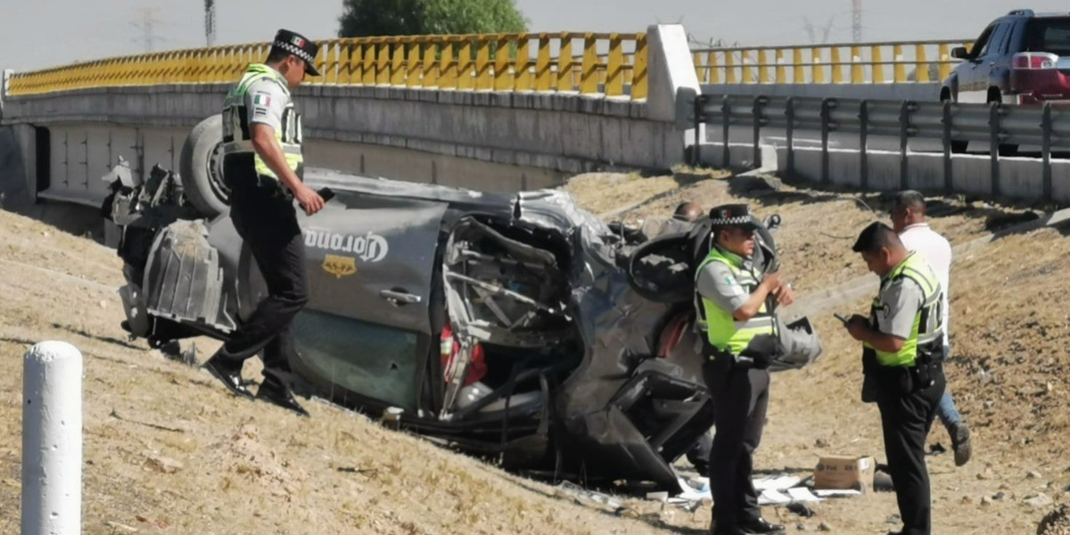 Vuelcan jóvenes en la León-Salamanca 