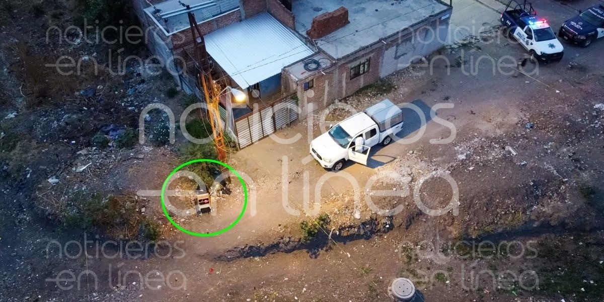 Encuentran cuerpo de mujer dentro de un mueble junto a las vías del tren