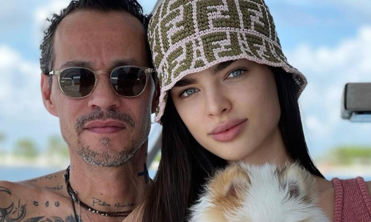 Marc Anthony y Nadia Ferreira comparten la primera foto de su bebé