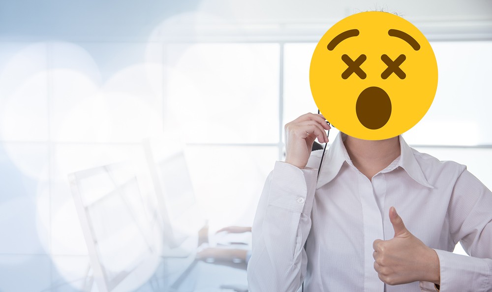 ¡Un día de trabajo de pesadilla en el call center: la muerte no detiene las llamadas!