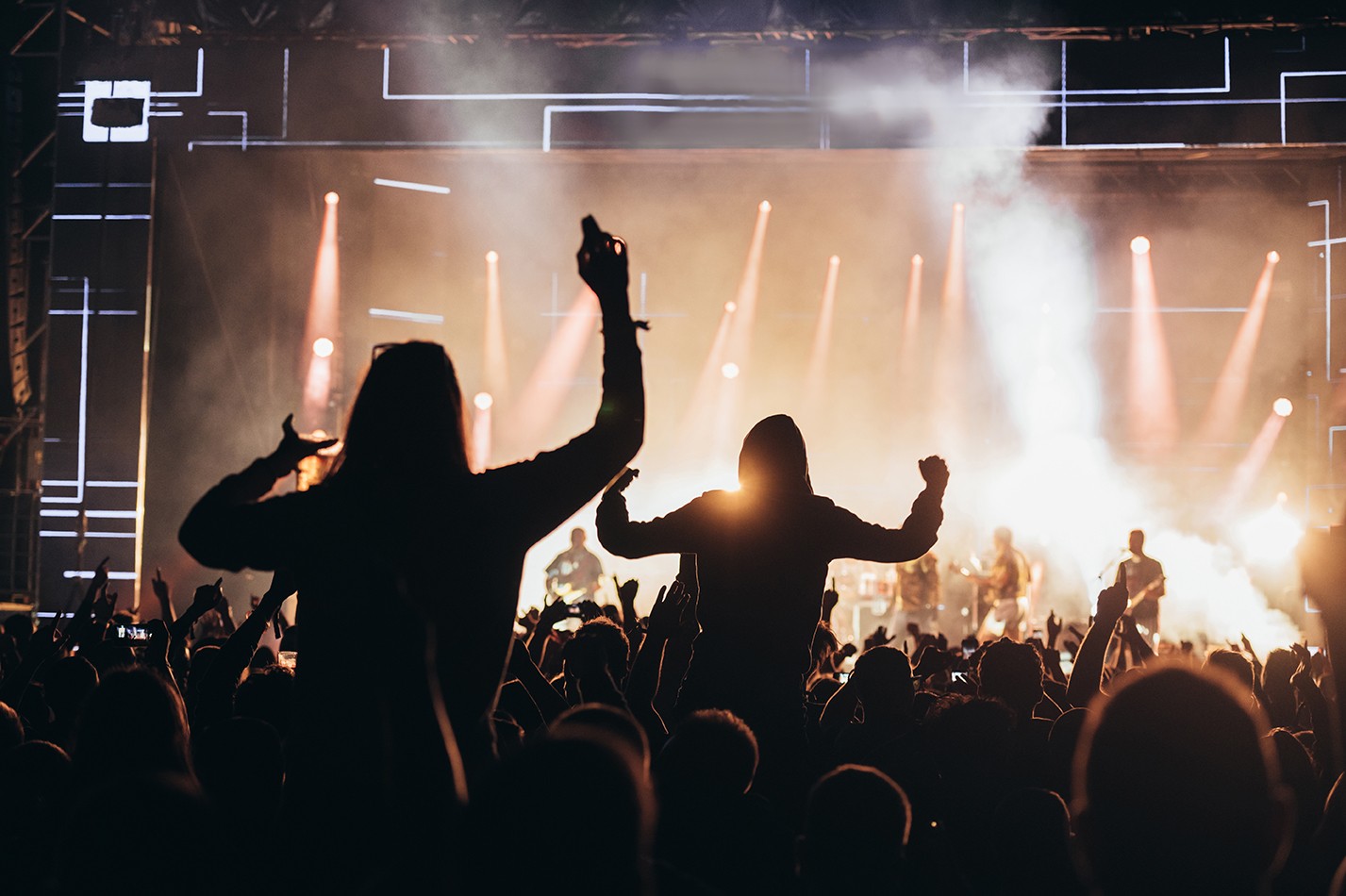 ¡La generación Z sorprende al mundo de los conciertos tomando menos alcohol y dejando sedientos a los foros!