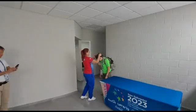 Atleta cubana devuelve medalla a mexicana tras polémica reglamentaria