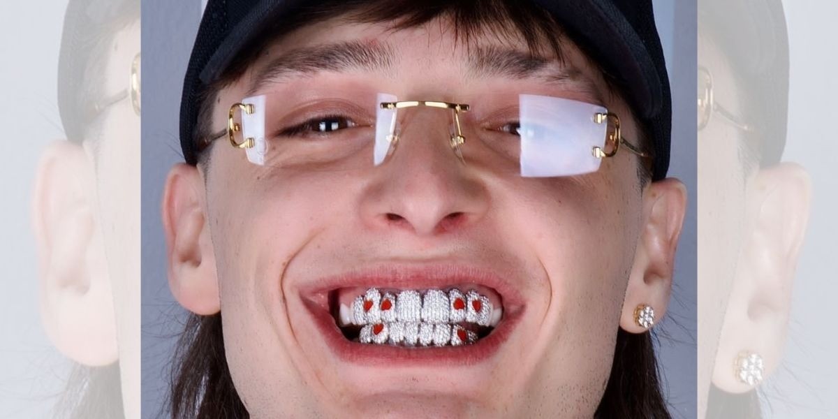 Tiene Peso Pluma sonrisa millonaria