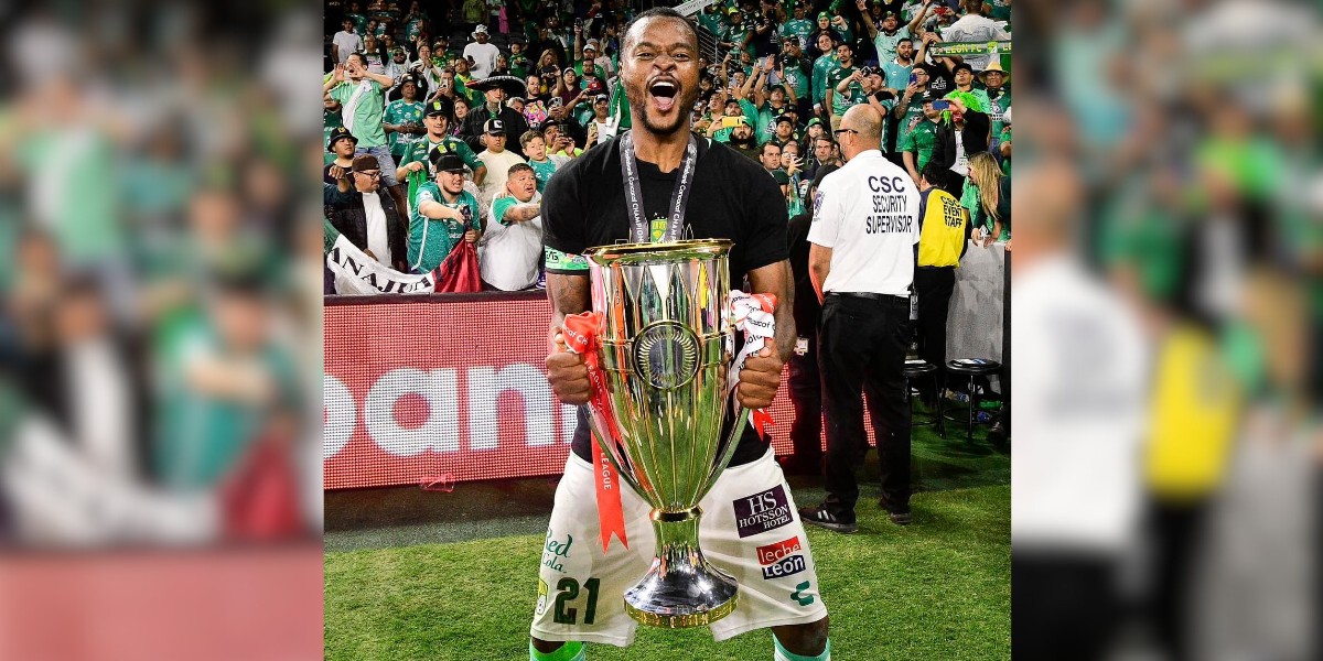 Stiven Barreiro es renovado con León