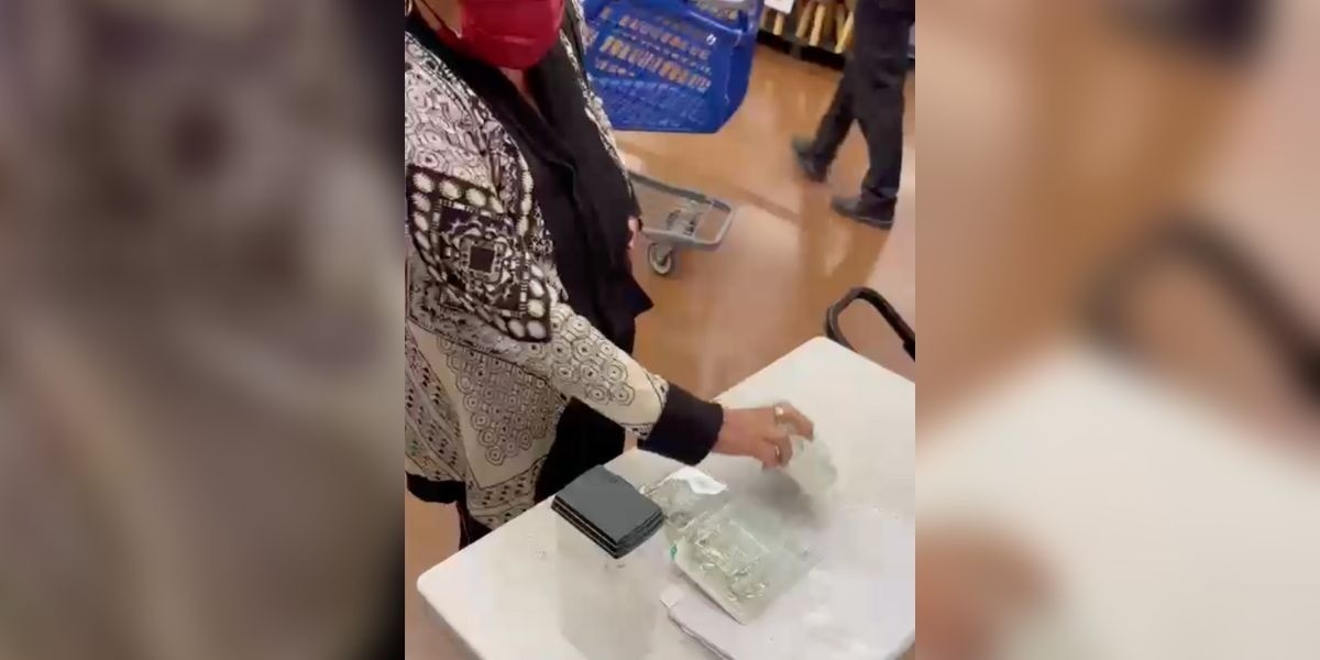 (Video) ¡Atrapada! 'Cachan' a mujer robando en Walmart Rentería en León