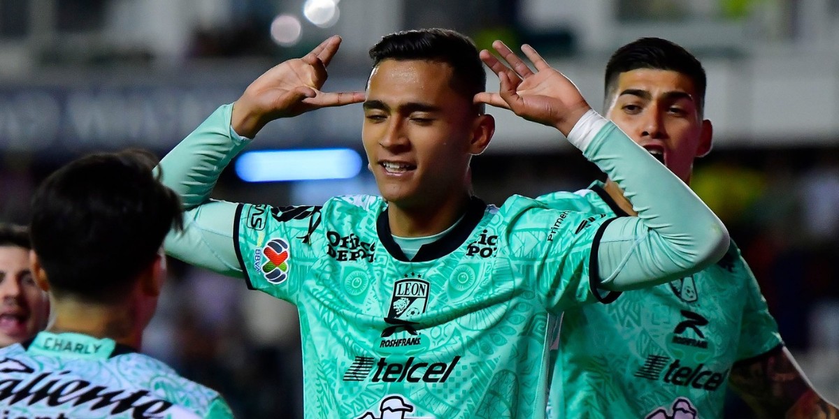 Fidel Ambriz es renovado con León