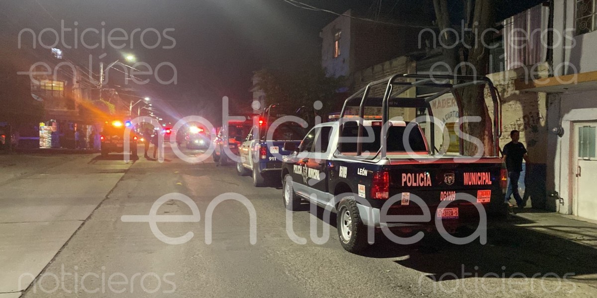 Expolicía de León balea a madre e hijo en Chapalita