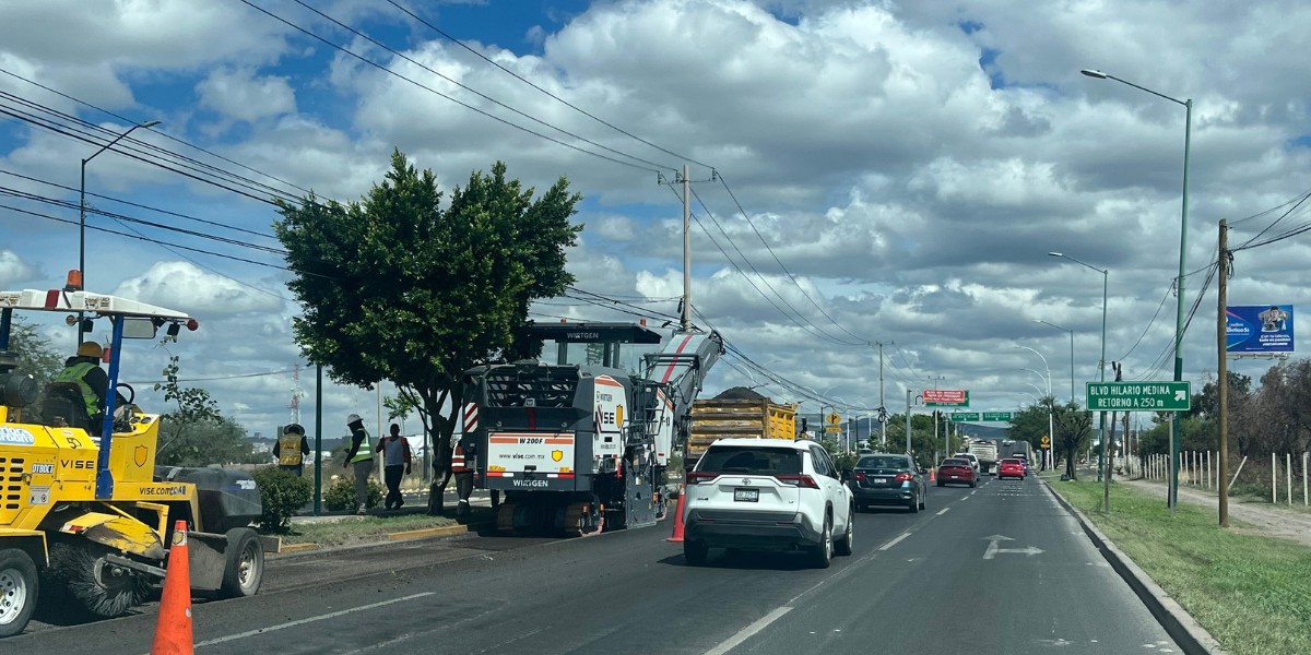 Atiende Obra Pública de León 320 reportes de baches