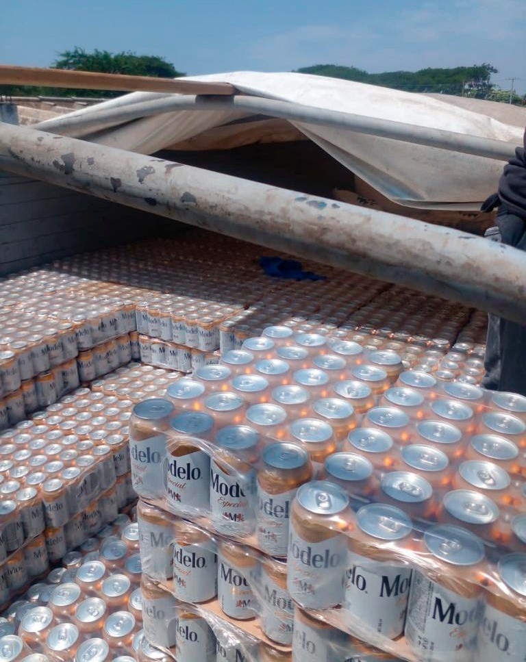 (VIDEO) Aseguran tráiler con cerveza ¡pirata!