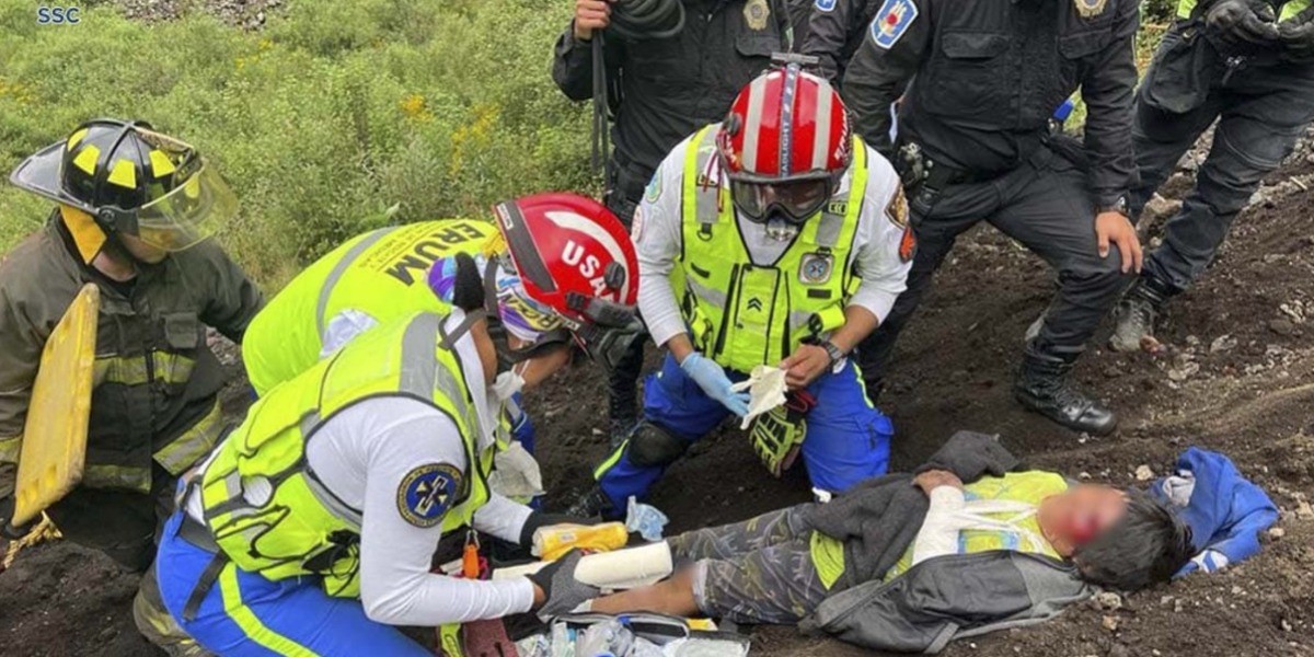 Rescatan a niño de cráter del volcán Xitle