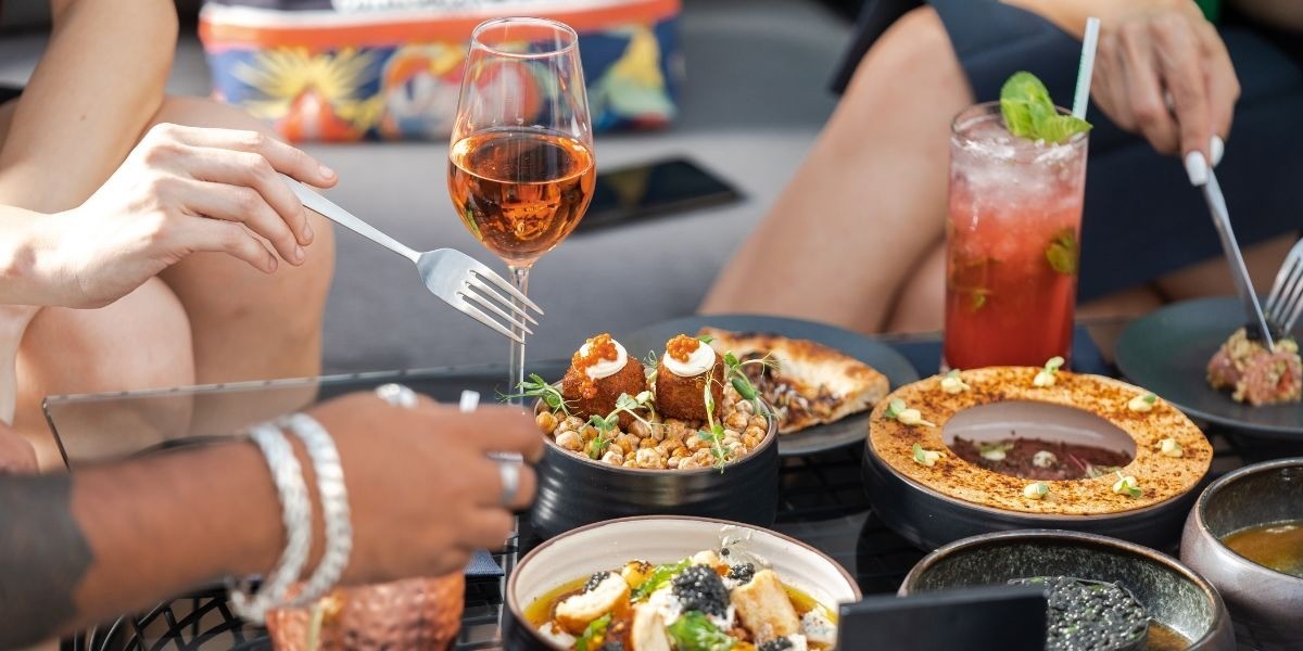 Disminuye 40 % consumo en restaurantes durante la semana institucional