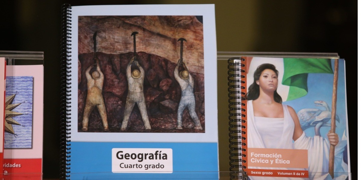 Demandan científicos revisar libros de texto