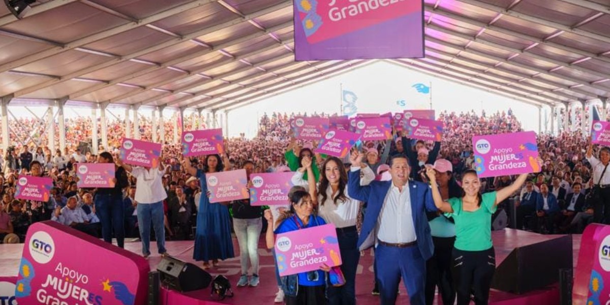 Entregan Tarjetas Grandeza a madres buscadoras de Guanajuato