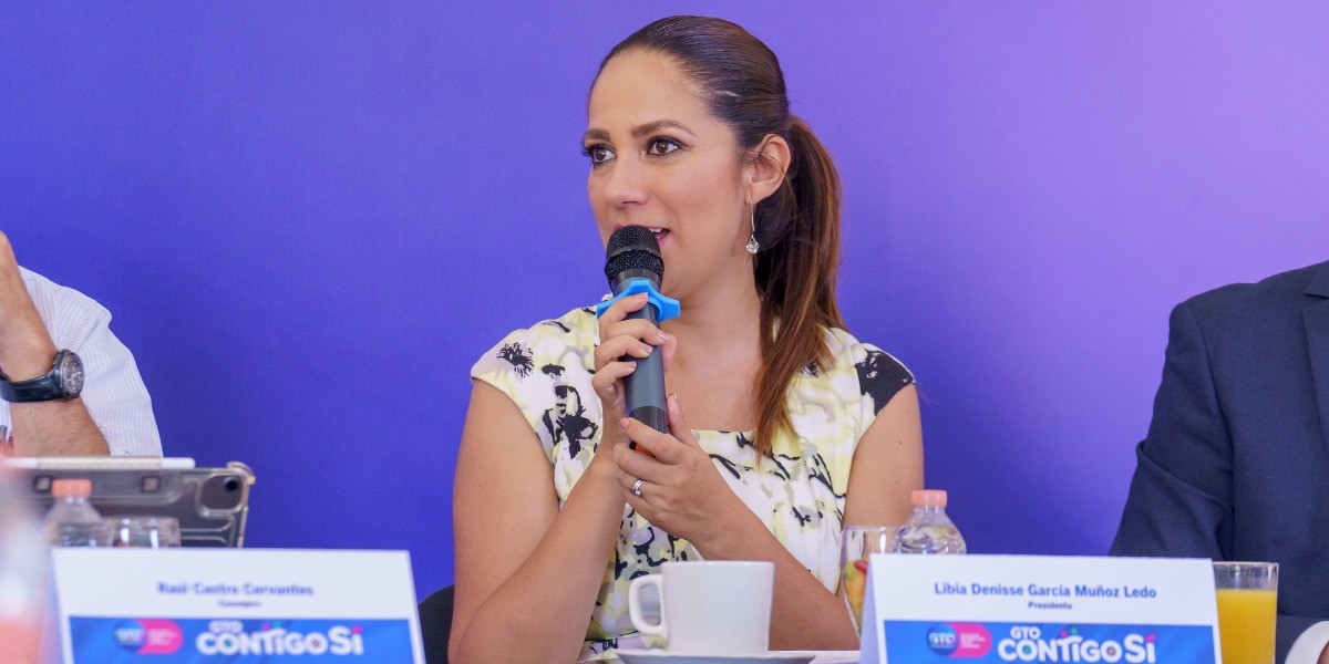 Expone Libia acciones sociales a Coparmex León