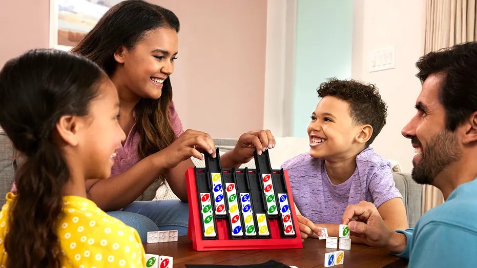 ¡Gana $300 mil jugando y divirtiéndote con UNO!