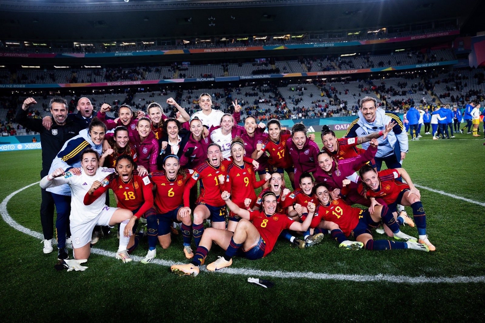 Con polémica, España pasa a la final del Mundial de Futbol femenil