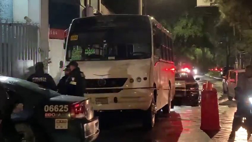 Pasajeros abaten a asaltante de autobús en Naucalpan