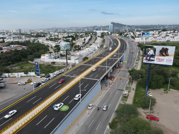 Luego de 7 meses, inauguran puente Talabarteros en León
