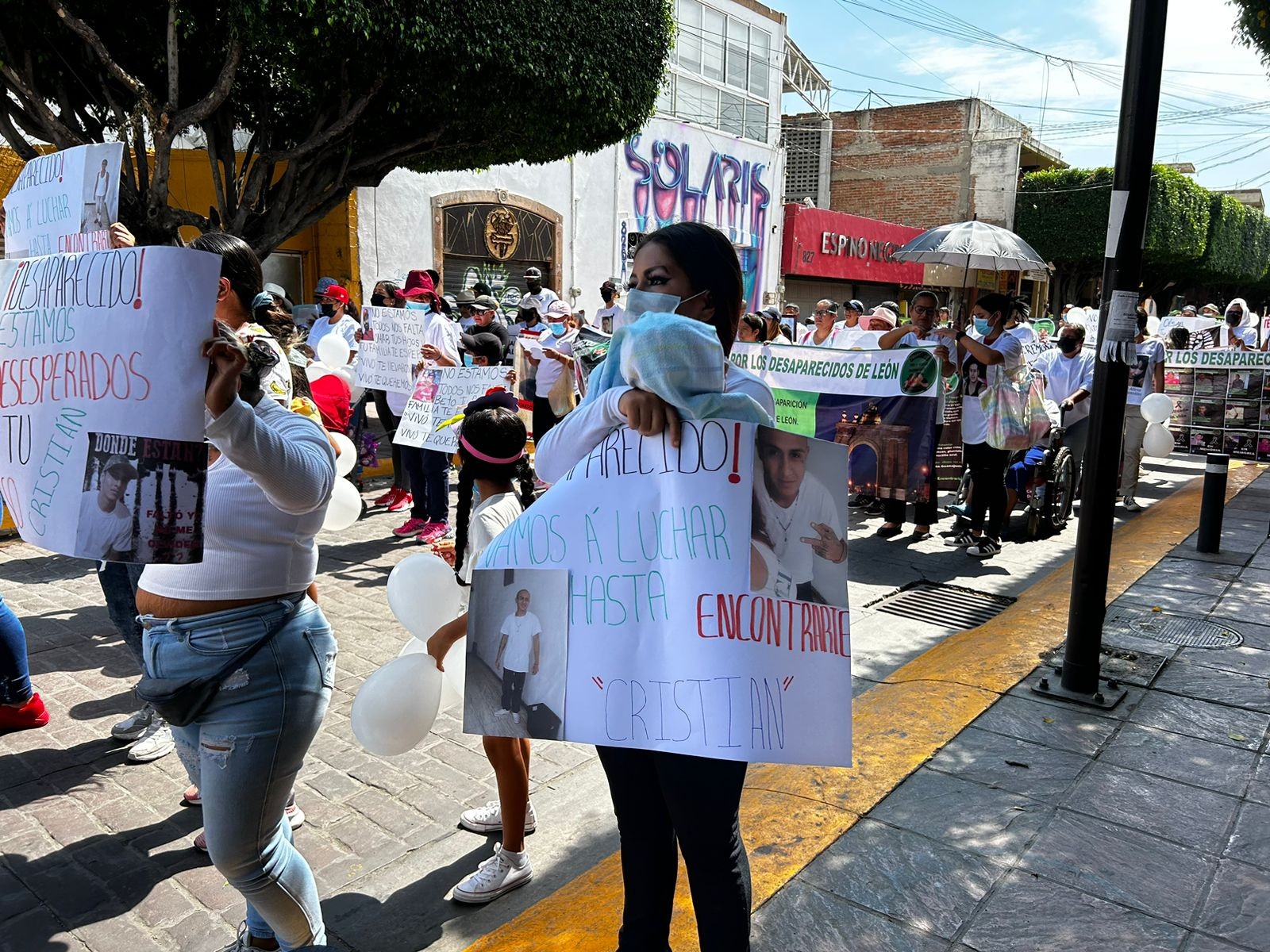 Familiares y amigos marchan por sus desaparecidos en León