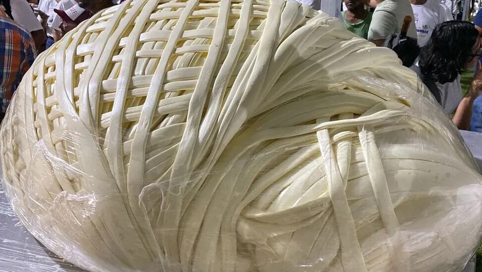 Chiapas celebra récord guinness con el queso de hebra más grande del mundo