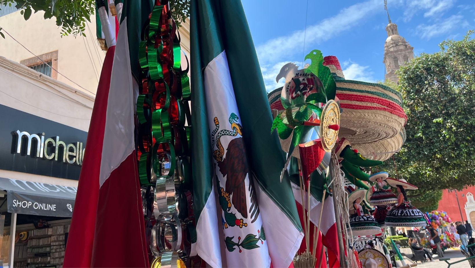 Cae venta de artículos patrios en el Centro Histórico de León