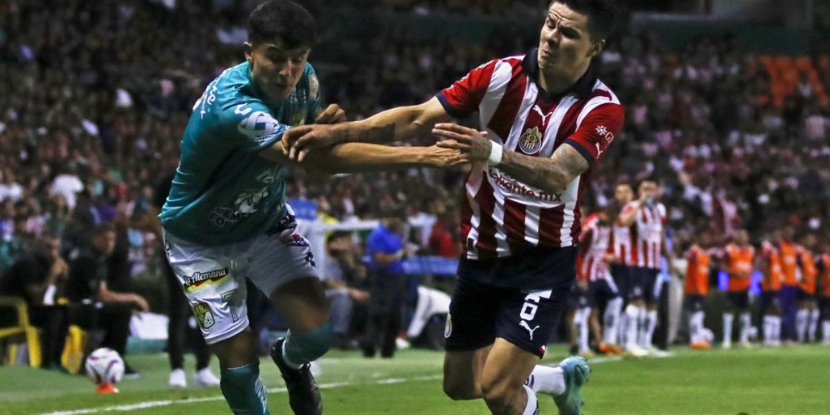 León se enfrenta a Chivas en partido amistoso