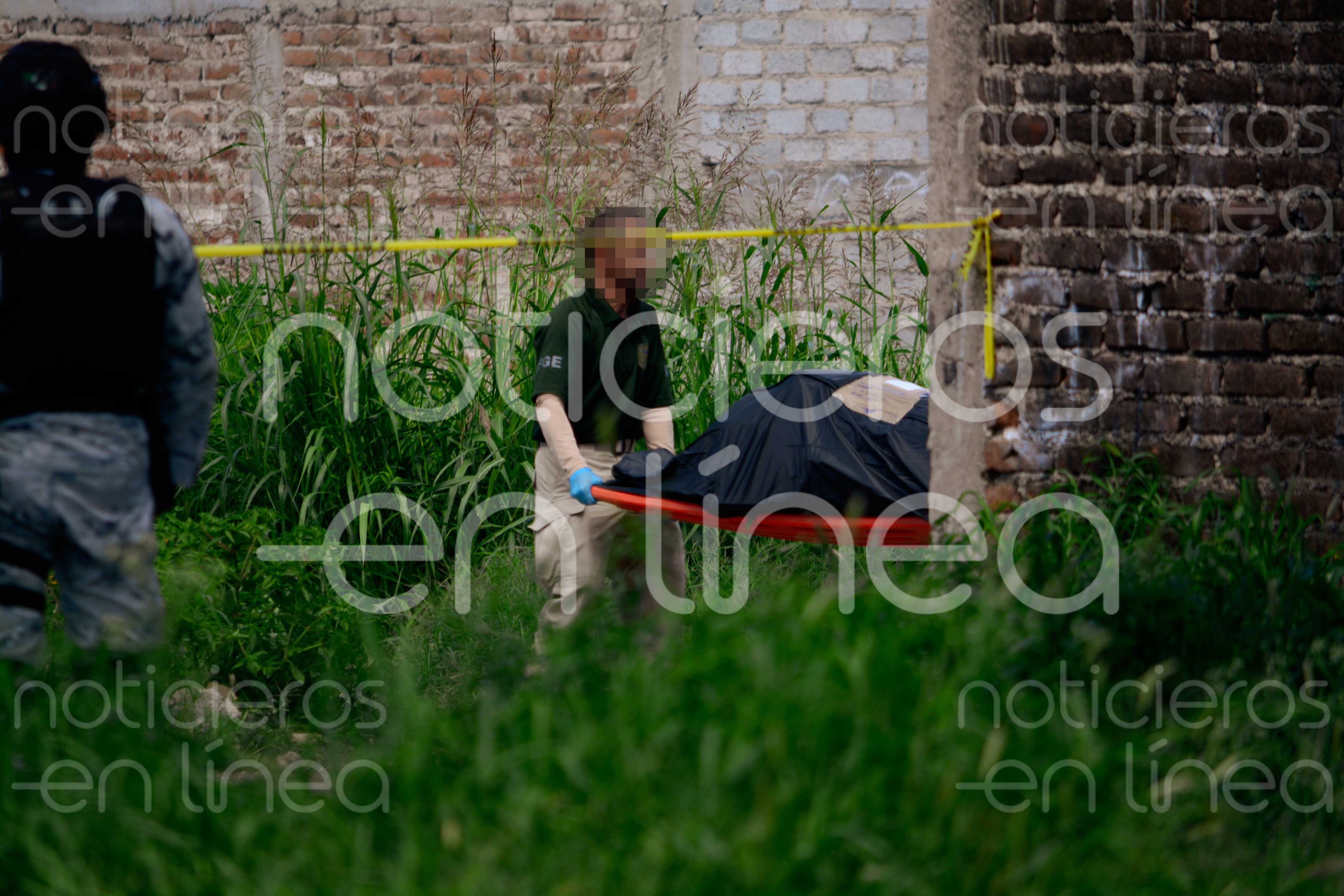 Hallan maleta con un cuerpo en La Tinaja