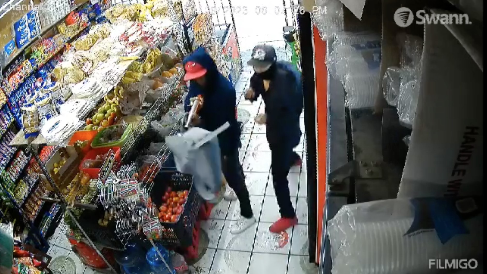 (VIDEO) Captan asalto a una tienda de abarrotes en León con arma ‘artesanal’