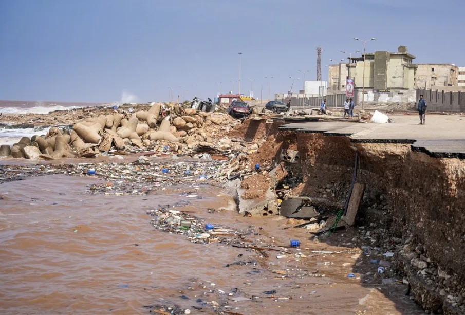 Inundaciones en Libia dejan más de 2,300 muertos