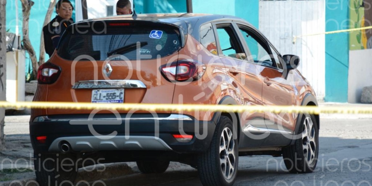 Asesinan a “El Jarocho” a bordo de su auto en El Retiro