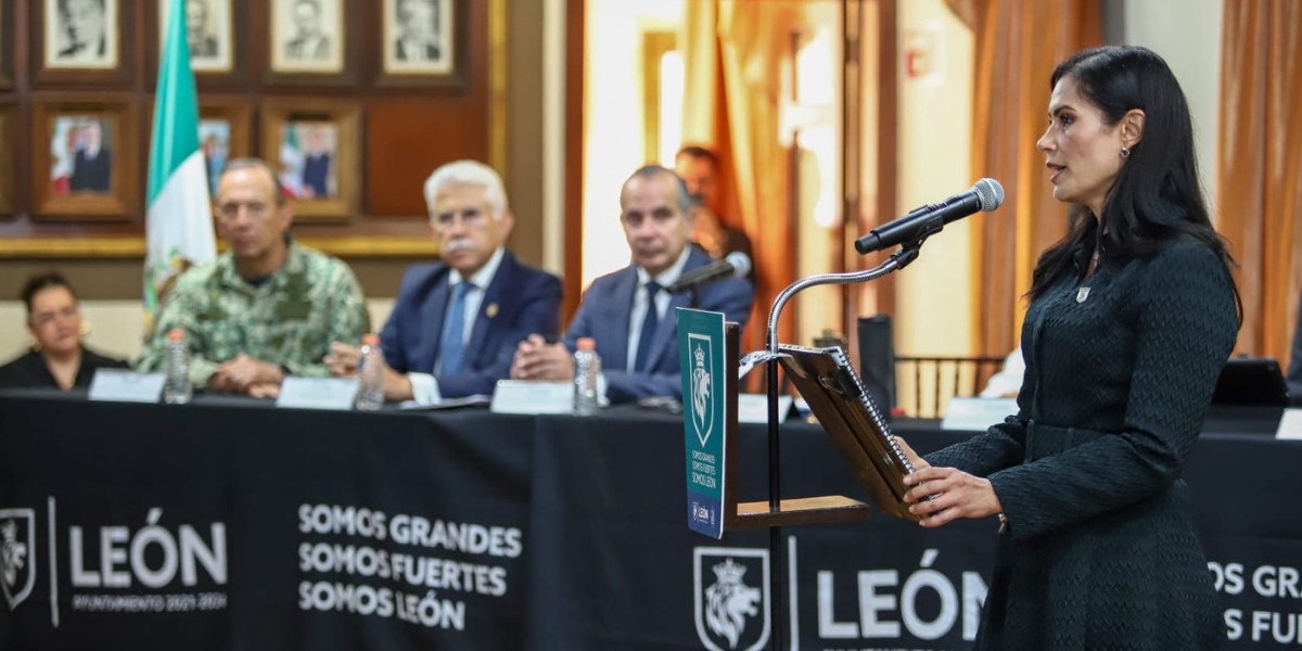 Ale Gutiérrez presenta 2do Informe de Gobierno entre señalamientos y manifestación