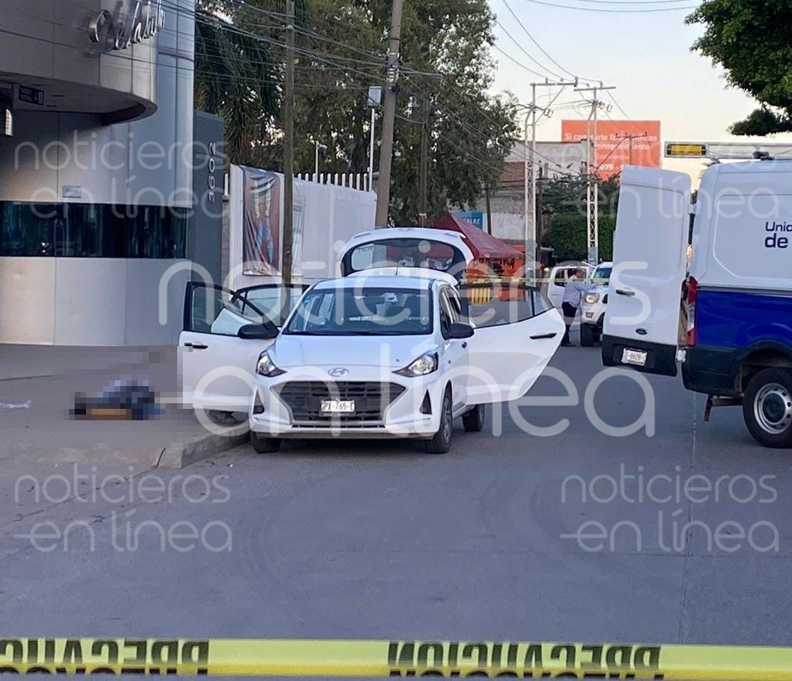 Hallan cuerpo en un auto estacionado frente a La Salle Maravillas