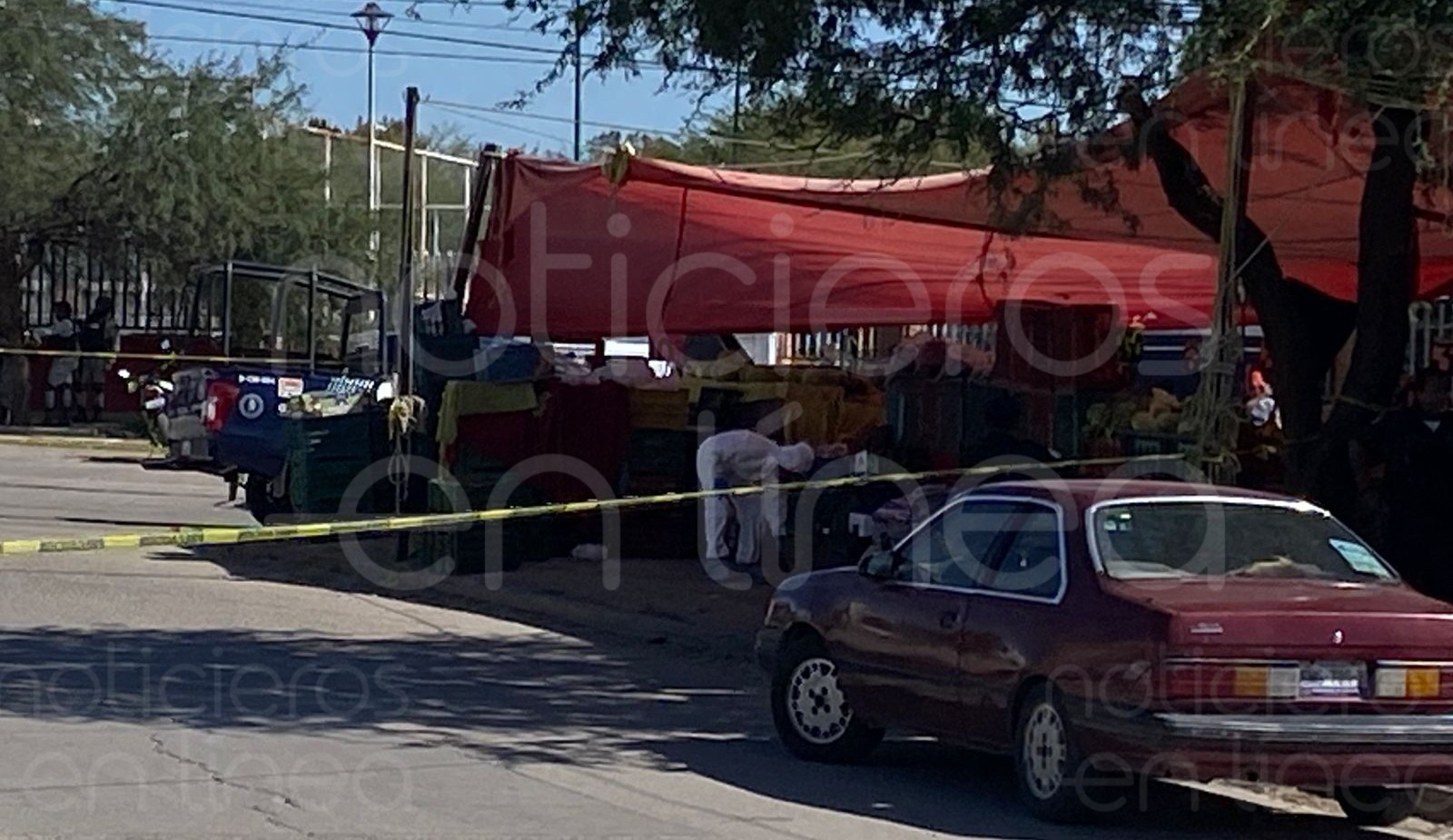 Asesinan a hombre en el tianguis de Villas de San Nicolás