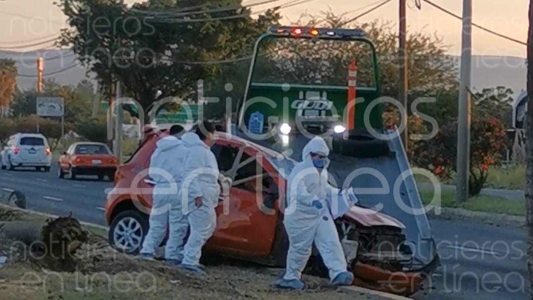 Volcadura en Industrial La Pompa deja un muerto