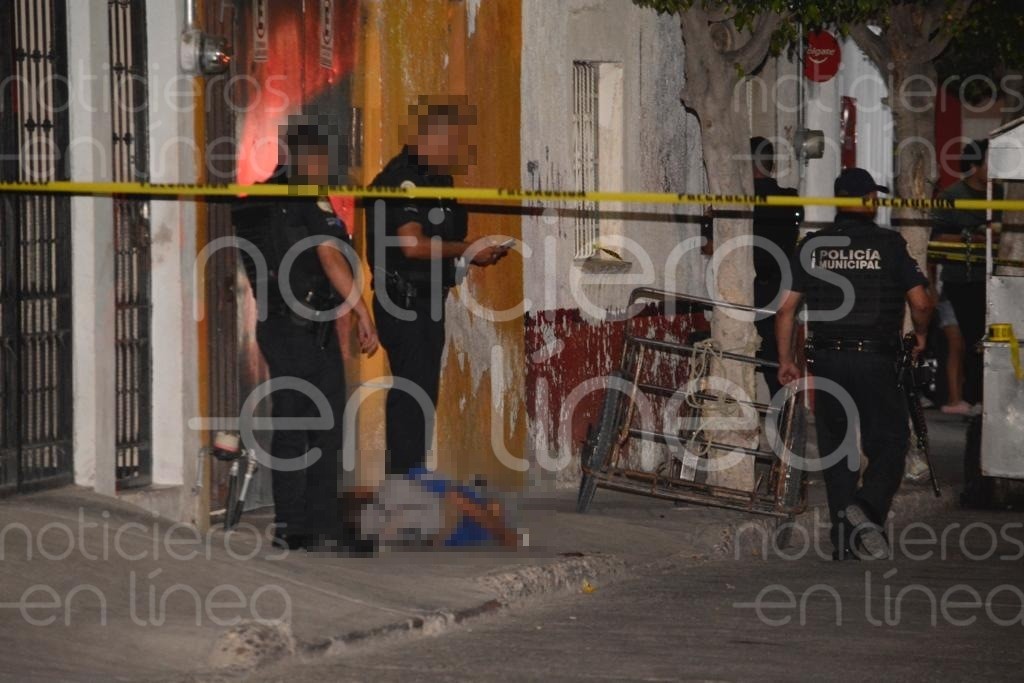 Balean a hombre que caminaba por la calle en la Obrera