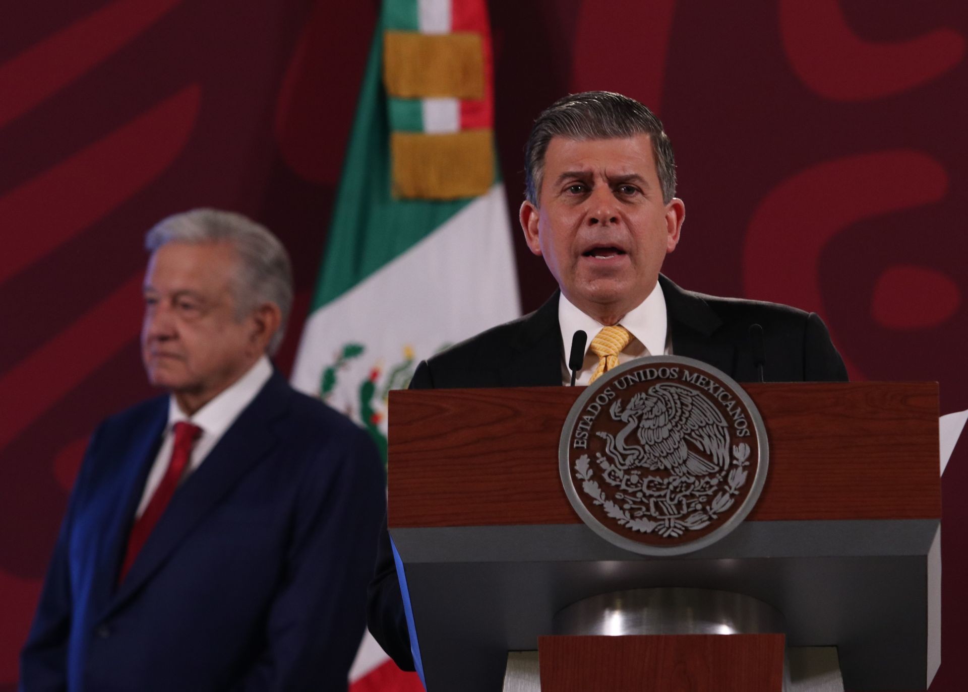 AMLO se despide de Sheffield que buscará la gubernatura de Guanajuato