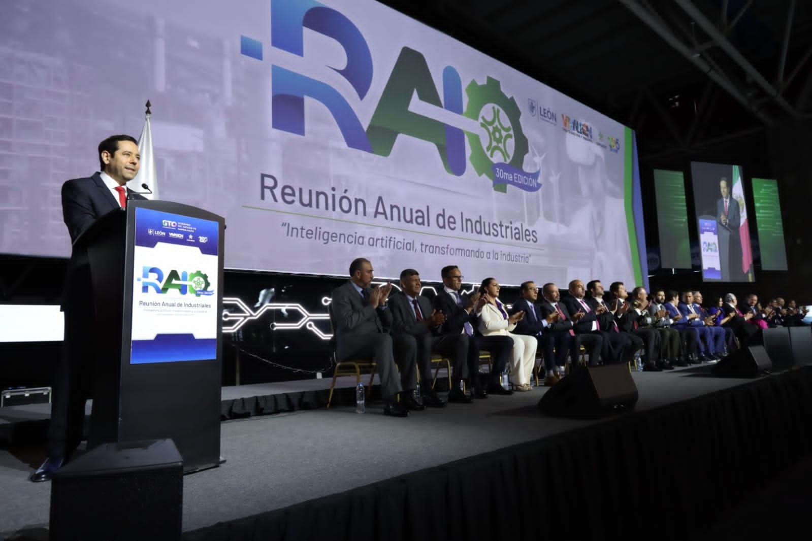 Los industriales somos parte de la solución de los problemas de México: Concamin