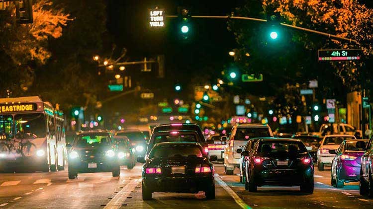 Pagarán a residentes para reducir el uso de autos en Los Ángeles