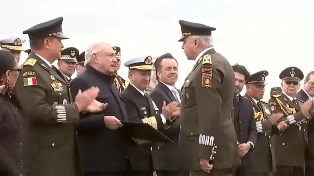 AMLO defiende reconocimiento a Cienfuegos y critica a periodistas