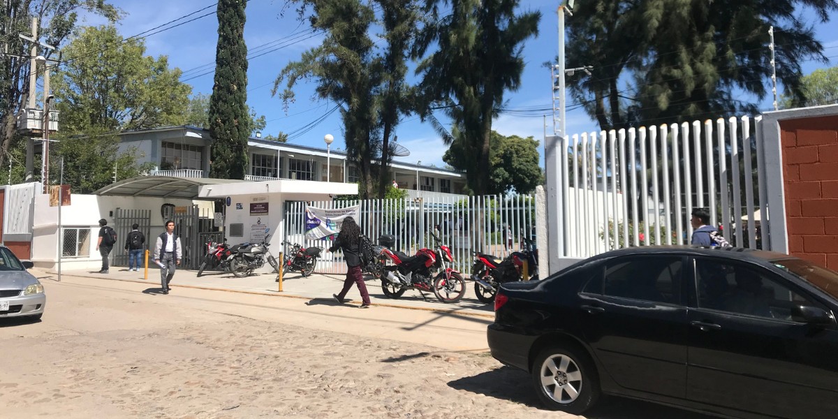 Acechan ‘motoratones’ a estudiantes del CBTIS San Jerónimo II