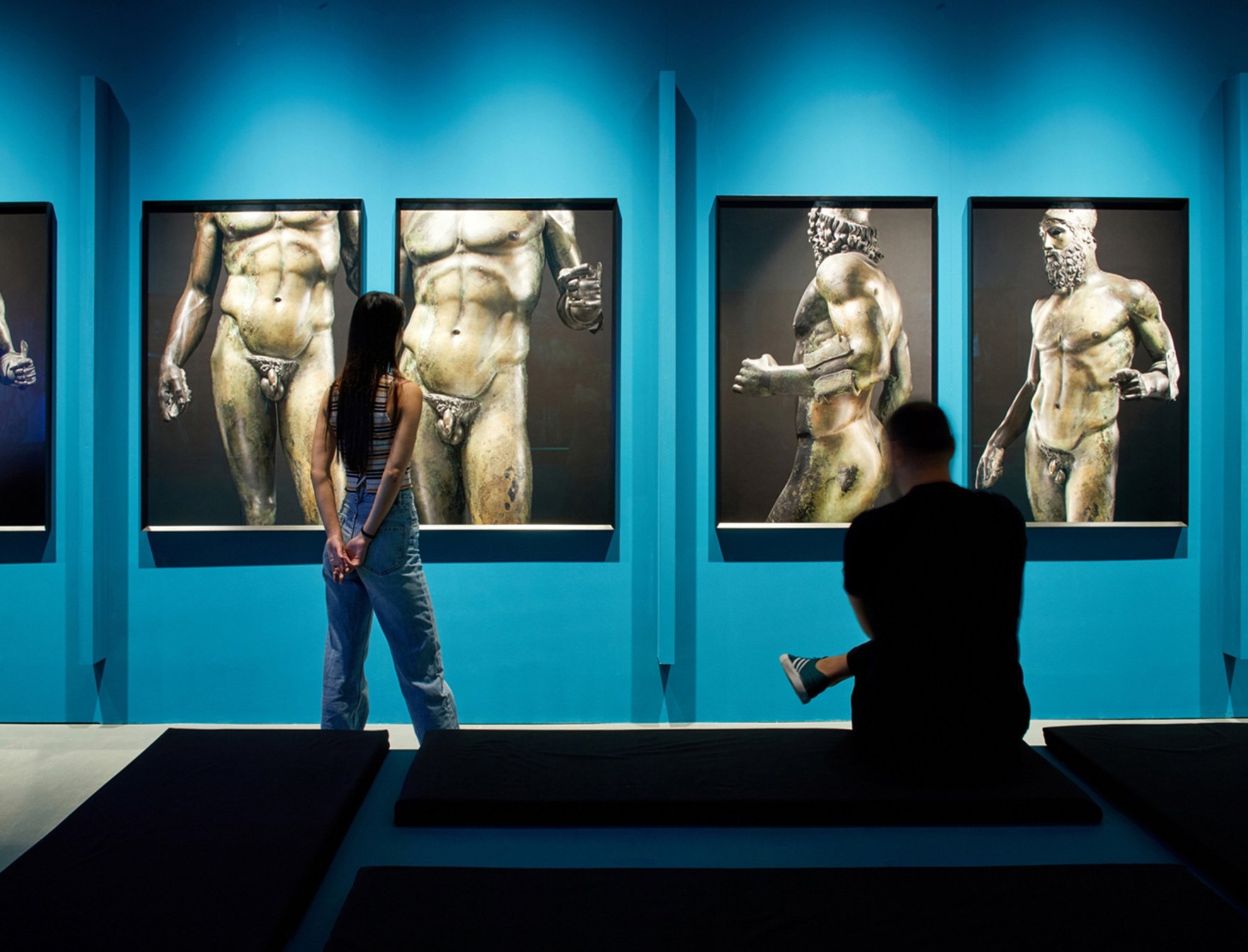 Museo en Barcelona invita a visita nudista en exposición fotográfica
