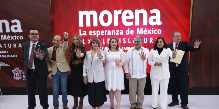 Presume Morena en informe ser el grupo parlamentario más productivo
