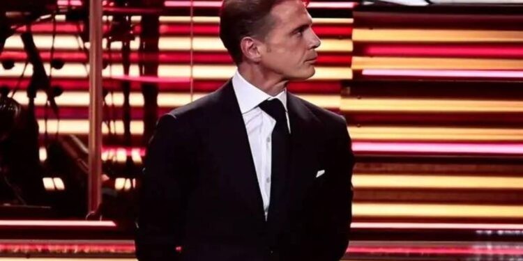 Piden prórroga para permisos del concierto de Luis Miguel en León