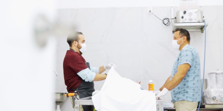 Embalsamadores, los ‘estilistas’ que trabajan con la muerte