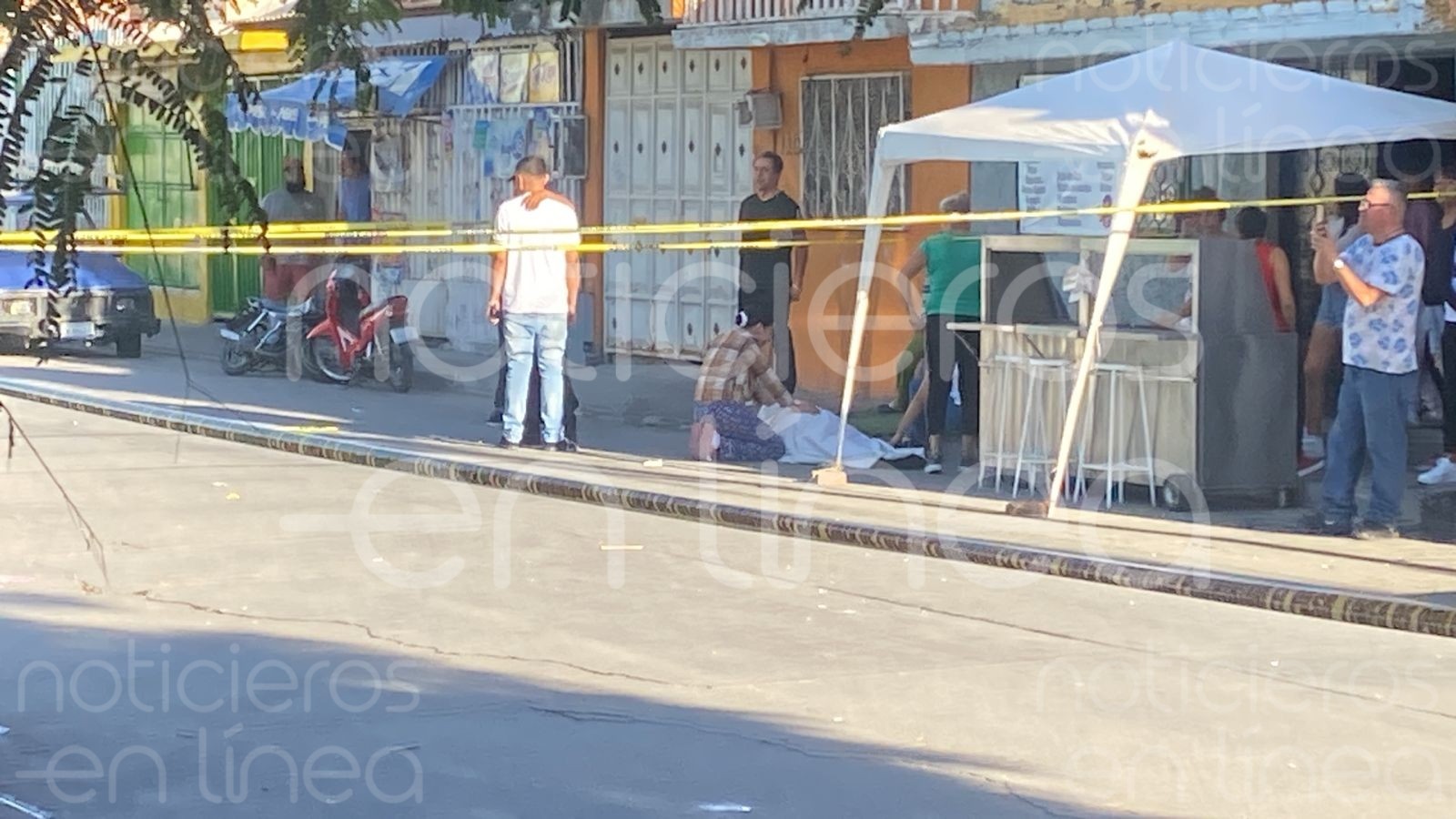 Asesinan a joven que atendía puesto de mariscos en Las Arboledas