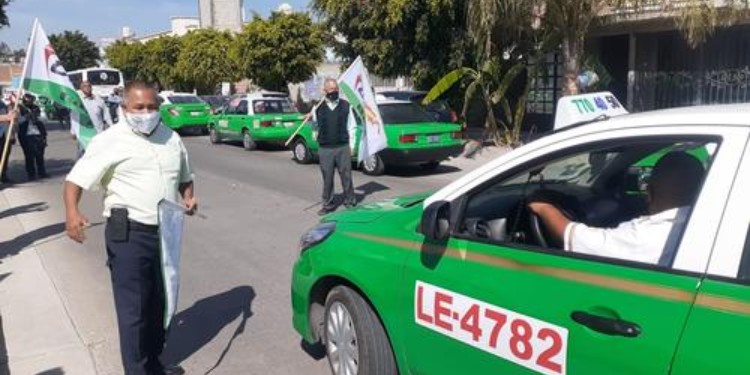 Incumple autoridad acuerdo con taxis verdes, señala Alianza Plus de Taxistas