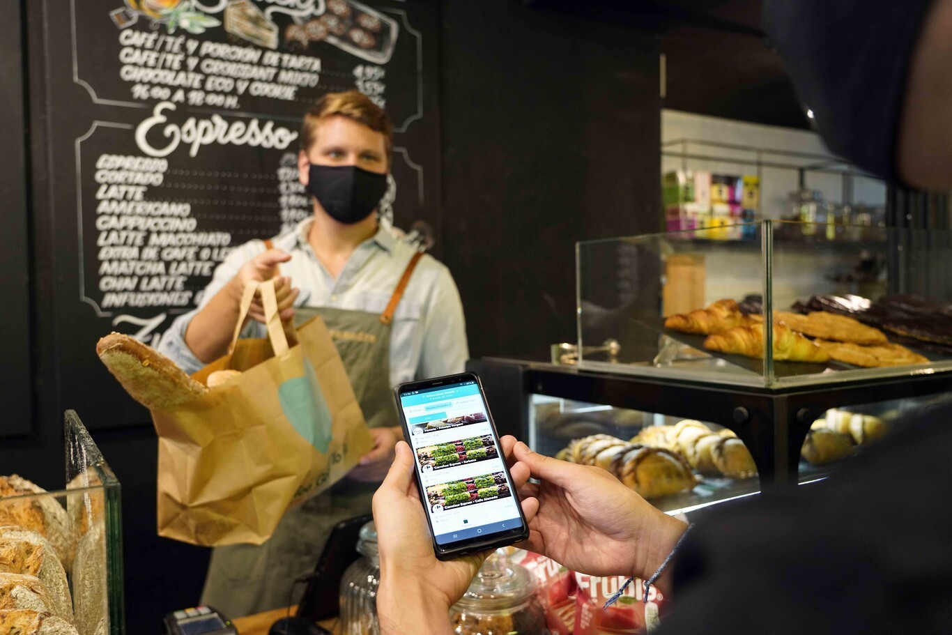 Panaderías de León incursionan en la venta de productos por aplicaciones 