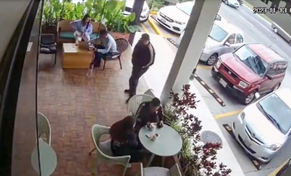 Asesinan al subdirector de Policía de Zapopan en una cafetería (Video)