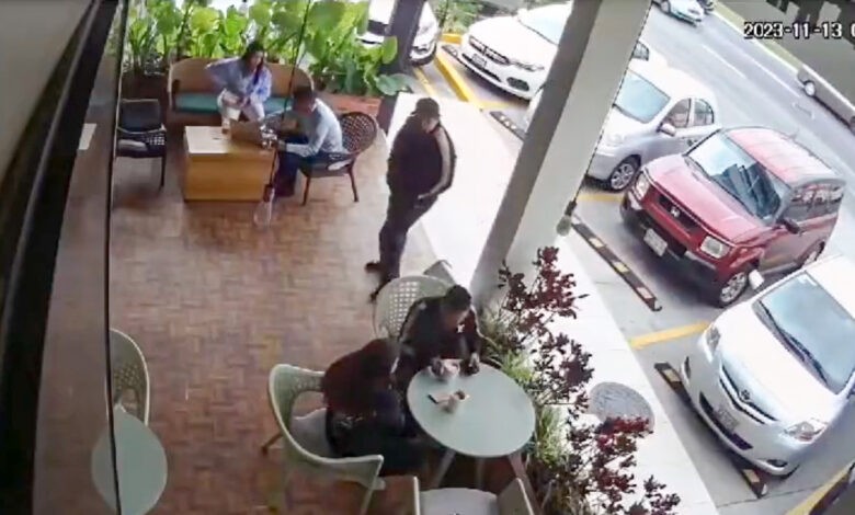 Asesinan al subdirector de Policía de Zapopan en una cafetería (Video)