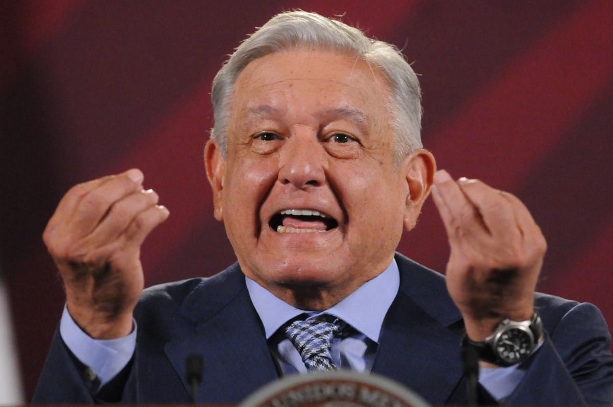 “Fue un autogol“: AMLO critica triunfo de Milei en Argentina